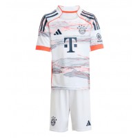Bayern Munich Michael Olise #17 Vonkajší Detský futbalový dres 2025-26 Krátky Rukáv (+ trenírky)